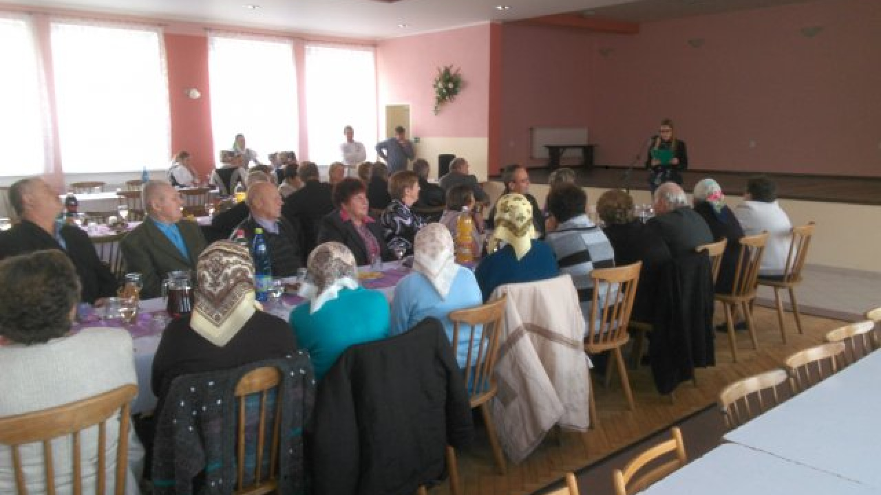 Fotografia fotogalérie Posedenie s dôchodcami 2016