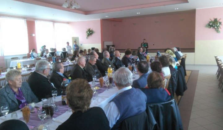 3. fotografia fotogalérie Posedenie s dôchodcami 2016