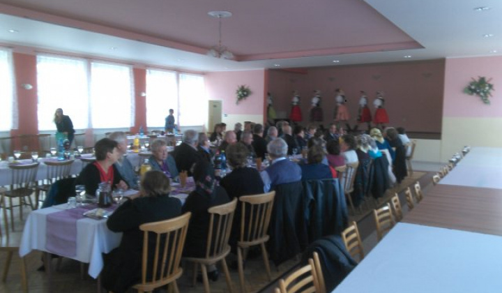 8. fotografia fotogalérie Posedenie s dôchodcami 2016